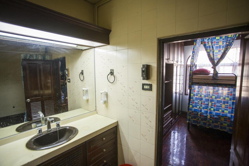 Mad Cow Hostel Bangkok Rom bilde